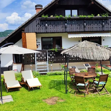 Snezak Apartman *
